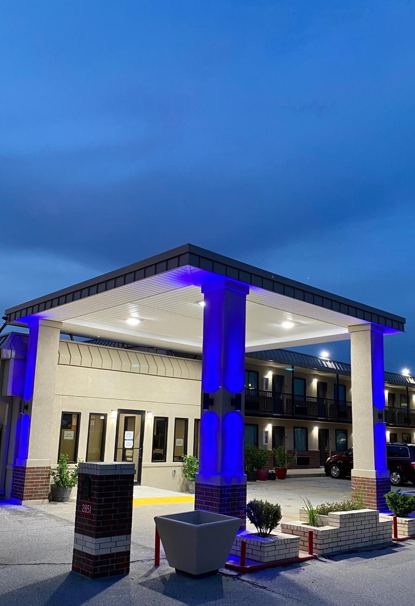 Hotel 81 El Reno Εξωτερικό φωτογραφία